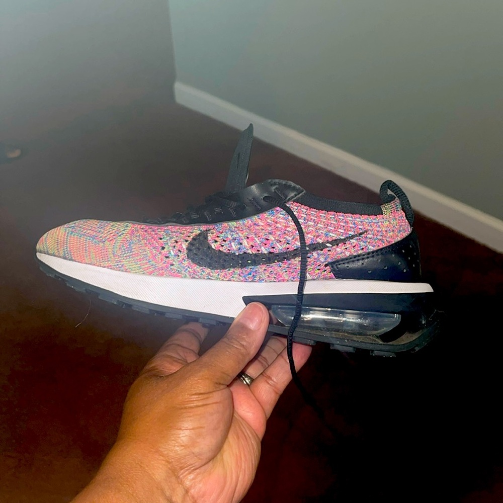 Women Size 6 Nike Flyknit Used Shoes